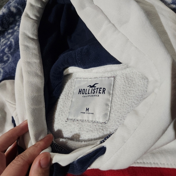 Hollister Men's White, Red, and Blue Hoodie Size M - Picture 3 of 6